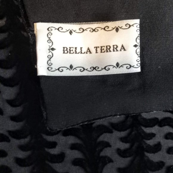 Elegant Black Patterned Scarf - Picture 5 of 6